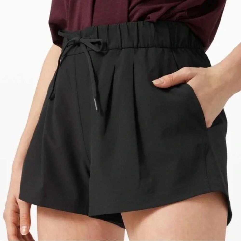 Lululemon Stroll at Sundown Black Running Shorts 3" Activewear Women's 4